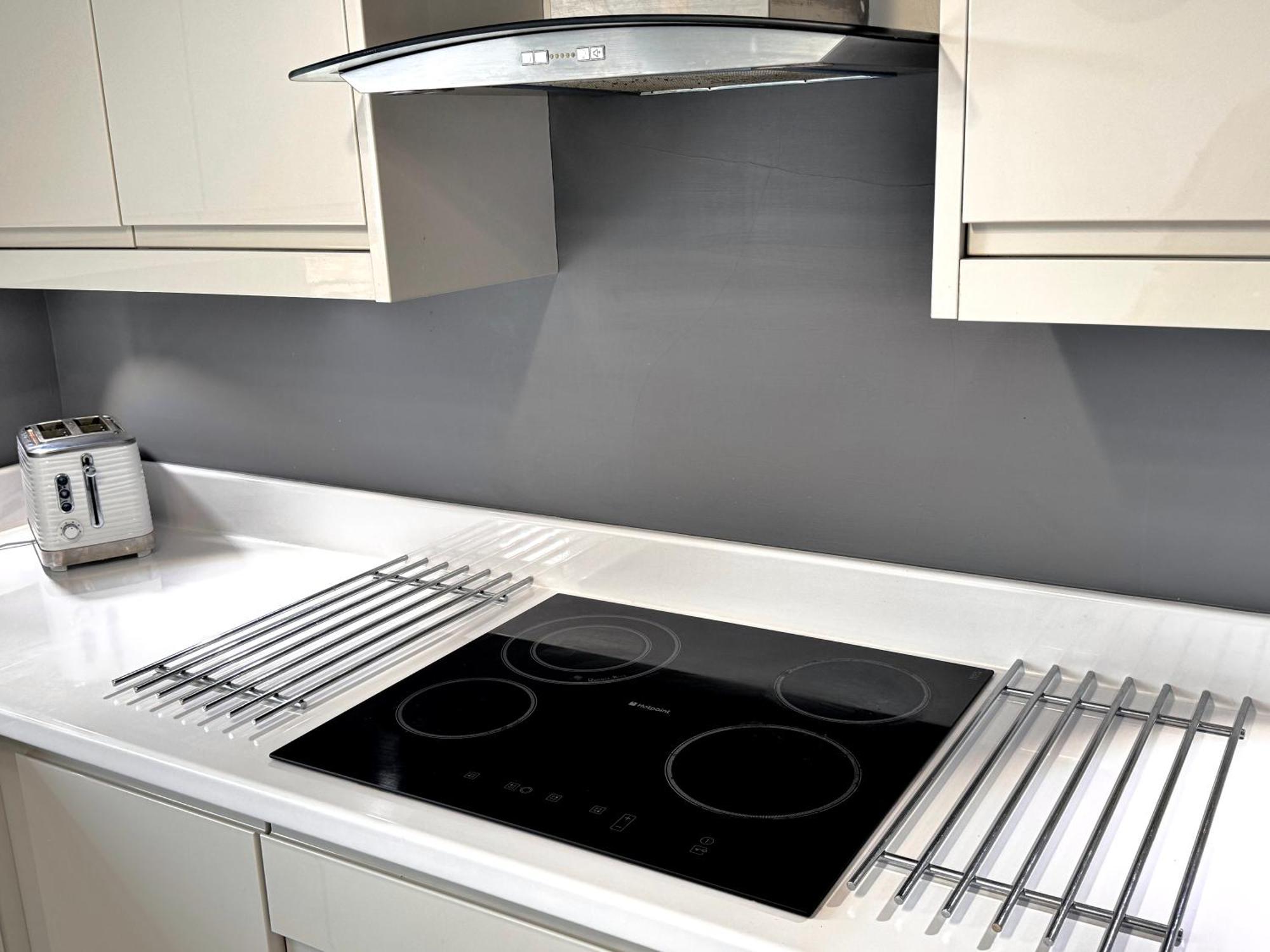 Apartment Victoria With Free Parking Scarborough Buitenkant foto