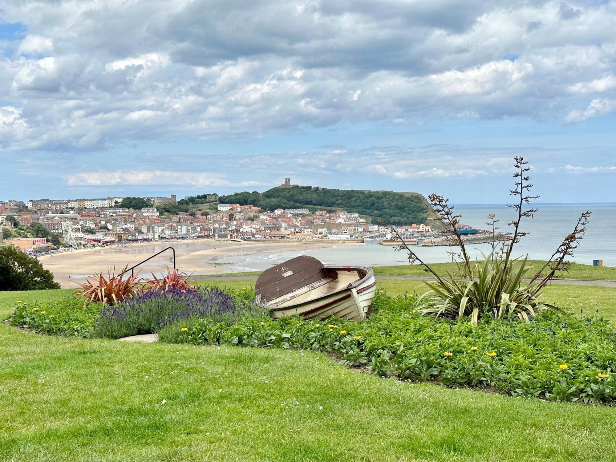 Apartment Victoria With Free Parking Scarborough Buitenkant foto