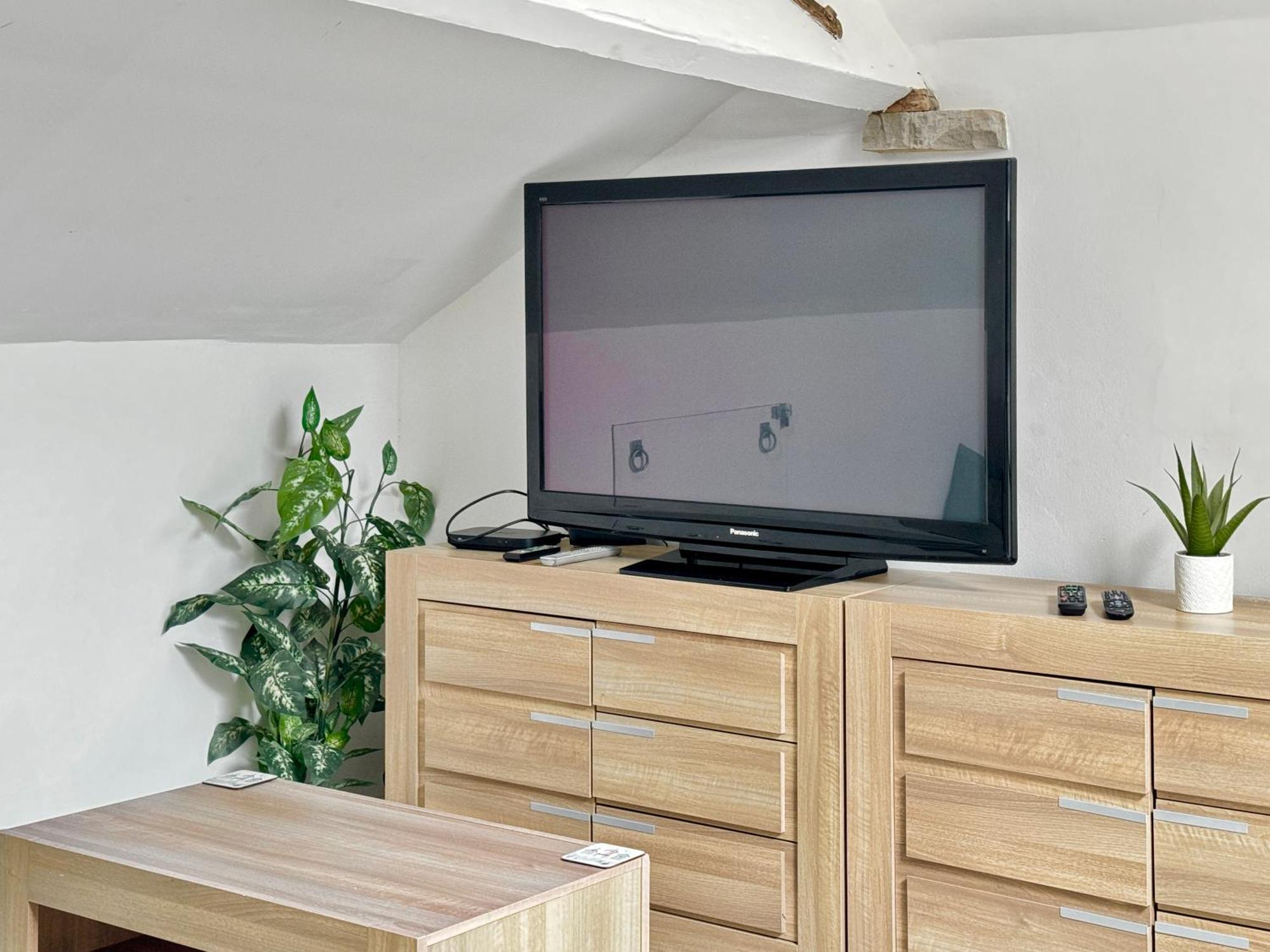 Apartment Victoria With Free Parking Scarborough Buitenkant foto